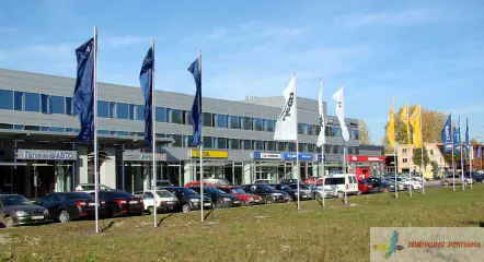 Флагштоки автомобільного салону Галичина авто.