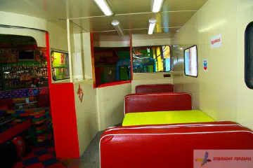 Інтер'єрна реклама. Автобус  піцерія.