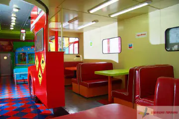 Інтер'єрна реклама. Автобус  піцерія.