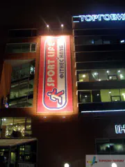 Банерна сітка. Реклама фитнес клуба Sport life.