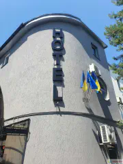 Вивіска для готелю. Об'ємні літери, підсвітка котражур