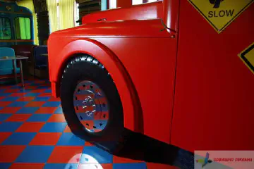 Інтер'єрна реклама. Автобус  піцерія.