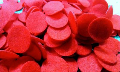 Лазерна різка та гравірування тканин, джинсу, шкіри та шкірзамінників