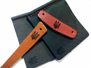 Лазерна різка та гравірування тканин, джинсу, шкіри та шкірзамінників