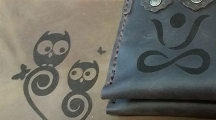 Лазерна різка та гравірування тканин, джинсу, шкіри та шкірзамінників