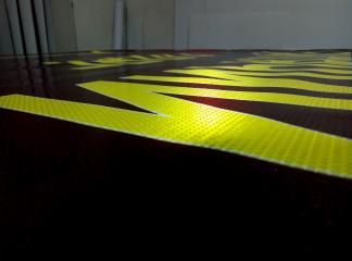 Світловідбиваючий банер