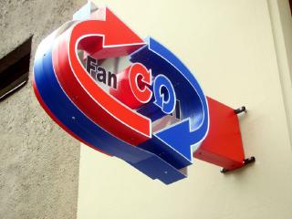 Світловий короб довільної форми